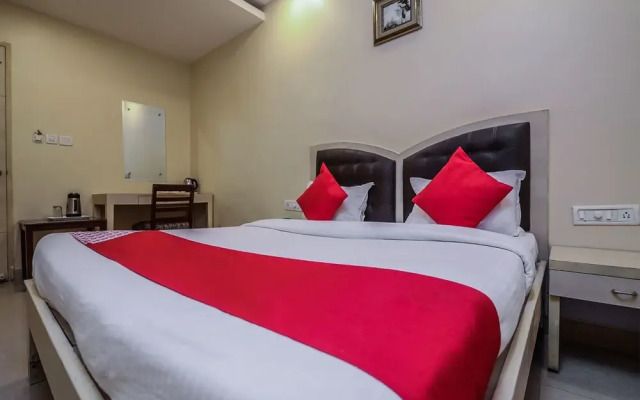 OYO 1076 Hotel Tourist Palace