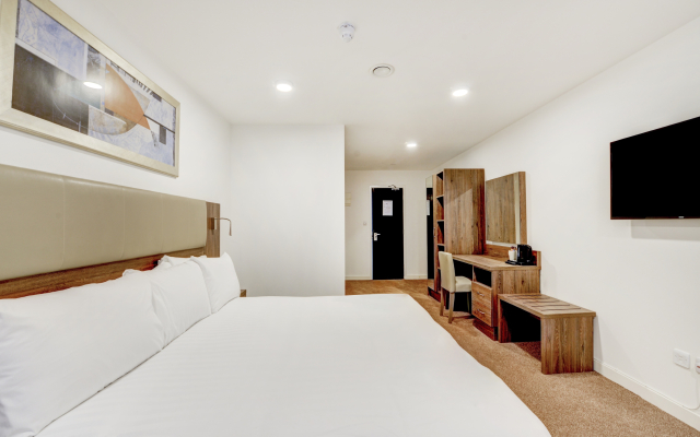 OYO Plymouth Central Hotel