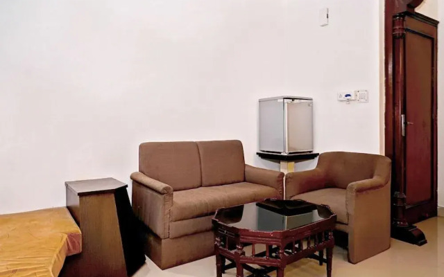 OYO Flagship 14469 Darshan Tower Gitanjali