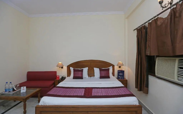 OYO 9585 Hotel Kavya Palace