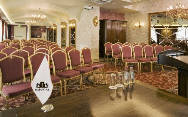 IMPERIAL Hotel & Restaurant