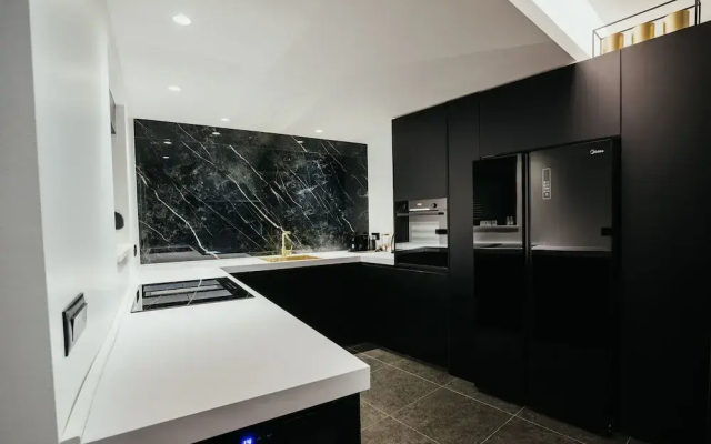 Apartment Black Diamond