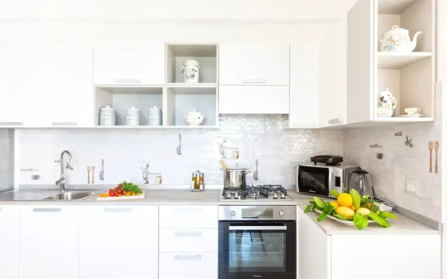 New & Stylish two Bedroom Apartment with Balconies