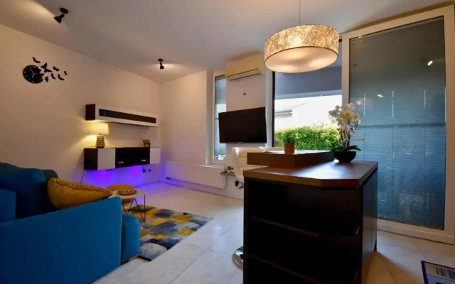 Amazing Luxury Apartment 200 M From the Beach