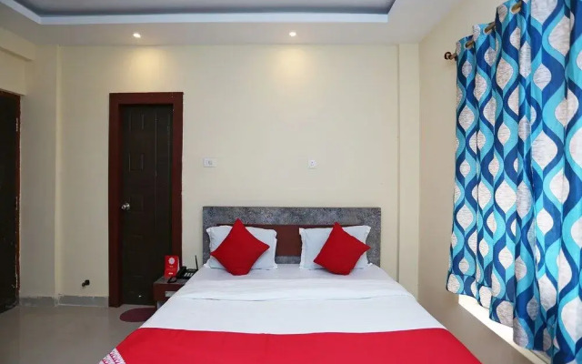 OYO 26121 Red Stone Premium