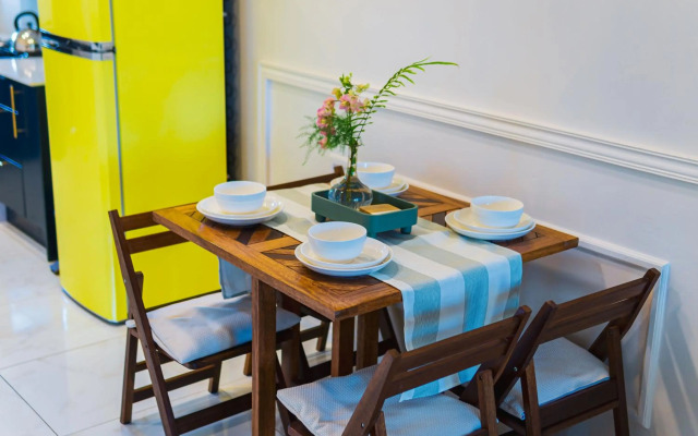 Cozy and quirky Wolf Apartment