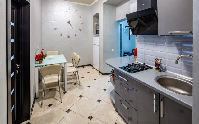 LeoApart near Rynok Square with 2 bedrooms