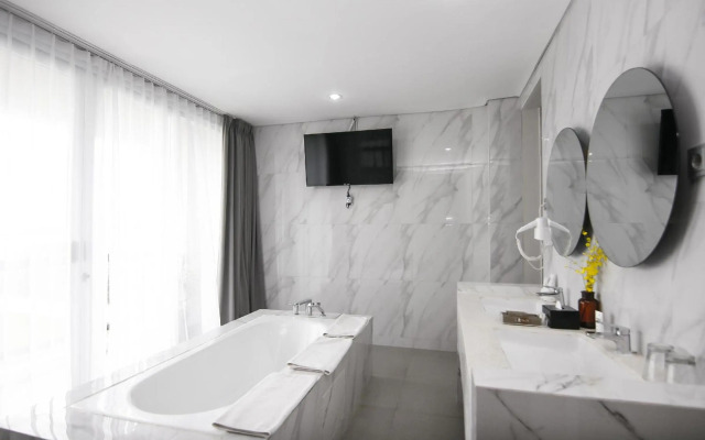 Raja Hotel Kuta Mandalika Resort & Convention