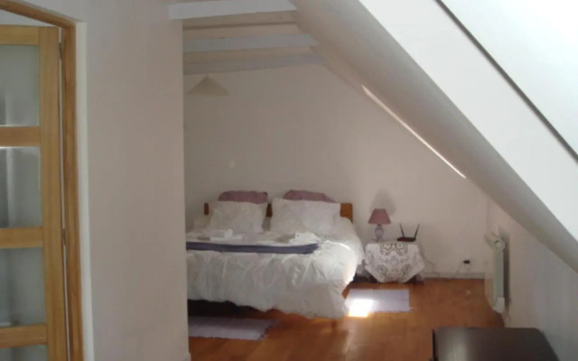 Captivating 2-Bed House with log burner in Kerien