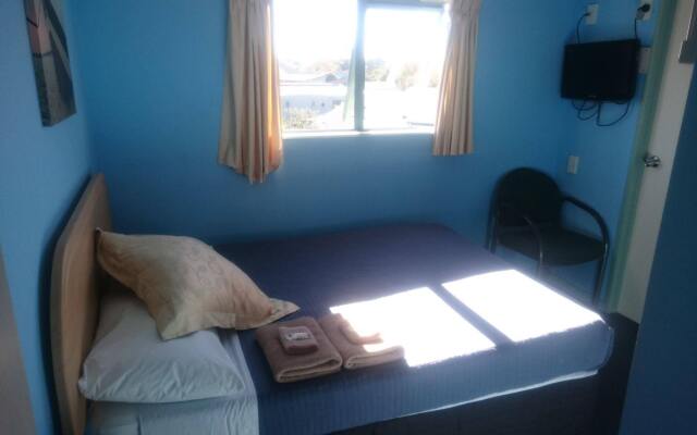 Microtel Lodge Hamilton