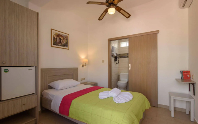 Nikos Hotel