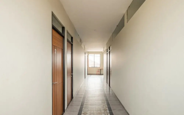 OYO 535 Cileunyi Residence