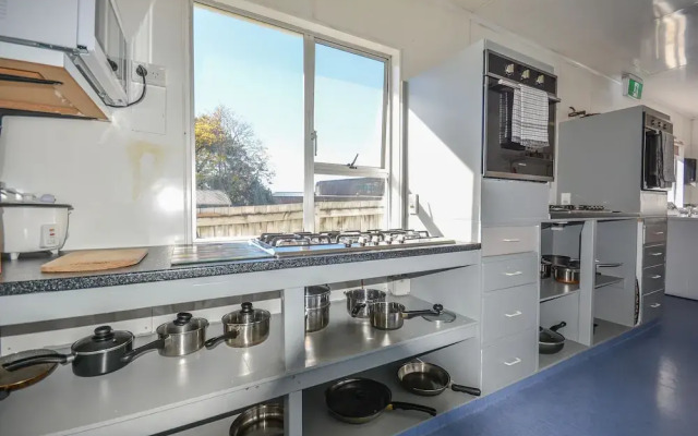 Piwaka Lodge and Backpackers