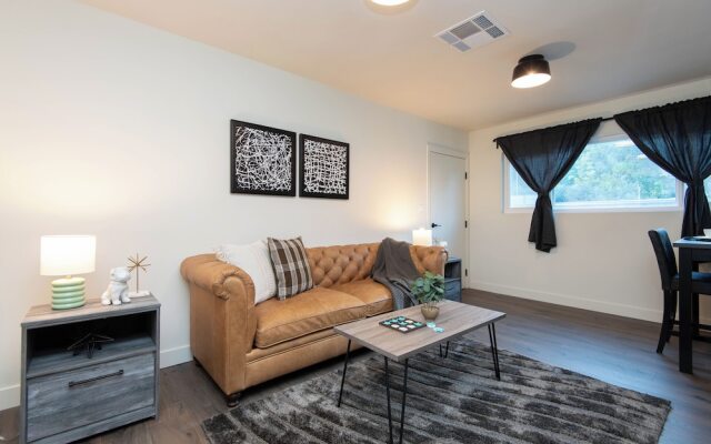 Wonderful 2-BR Apt Near Dodger