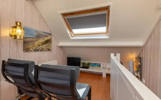 Snug Apartment Near sea