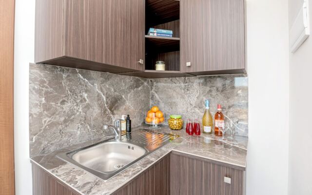 Harbour Lights Seafront Penthouse by Getaways Malta