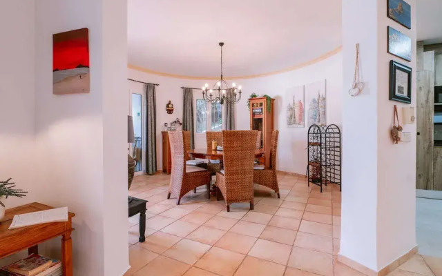 Luxurious, Detached Villa With Swimming Pool 10 Persons