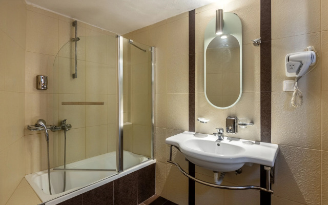 Toti Boutique Rooms