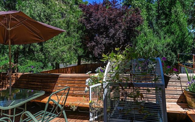 Madi's Place ~ Guest House