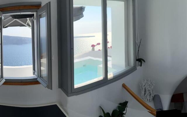Lioyerma Cave Villa2 with Private Hot Tub