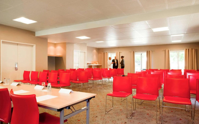 ibis Senlis