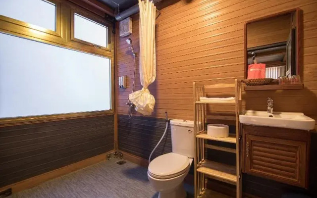 Reddoorz Premium Near Son Tra Mountain