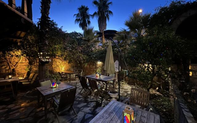 Liya Boutique Hotel & Suites