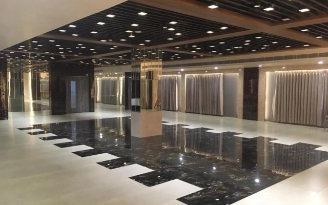 Hotel Aarunya Royale