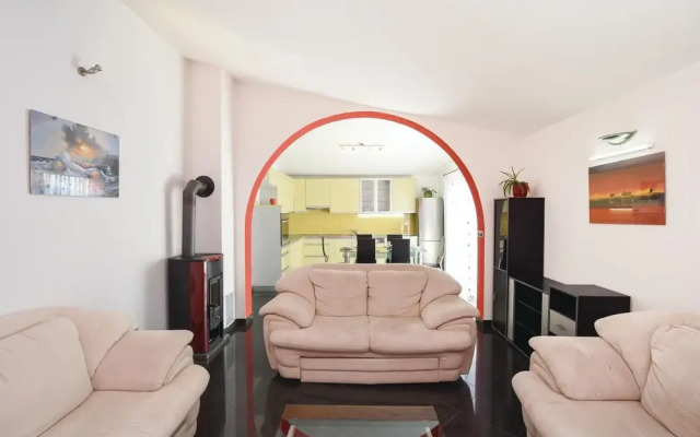 Beautiful Home in Omis With Wifi and 8 Bedrooms
