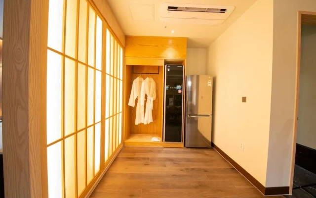 The Bay Club Hotel