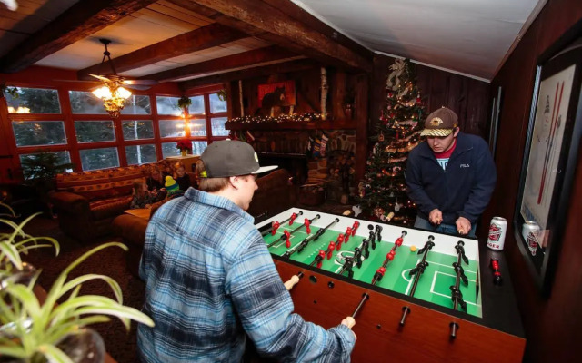 Hob Knob Inn, Bar & Lounge