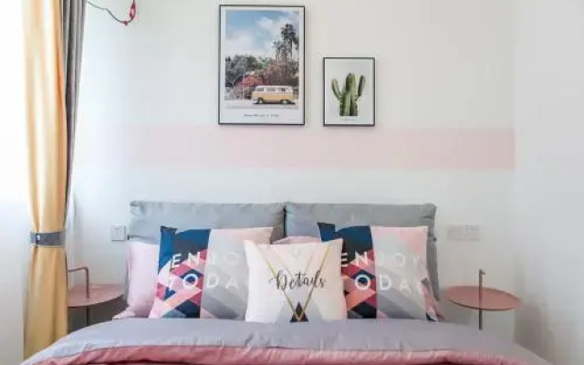 Xi'an Beilin·Small Goose Tower· Locals Apartment 00152240