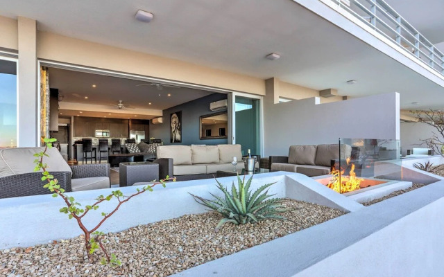 Luxe Mtn Top Retreat w/ Pool Access & Sea View!