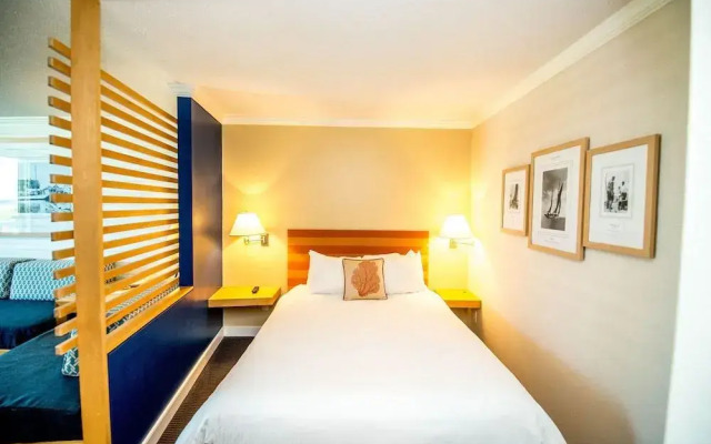 Port Royal Oceanfront Hotel