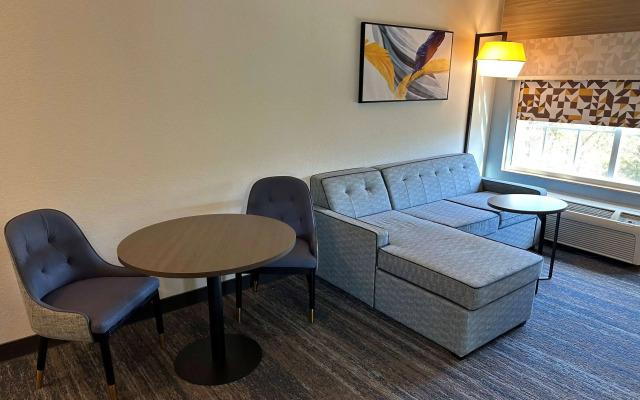La Quinta Inn & Suites by Wyndham Macon West
