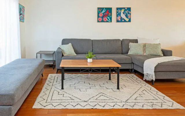 Cityscape Charm in Wattle Park