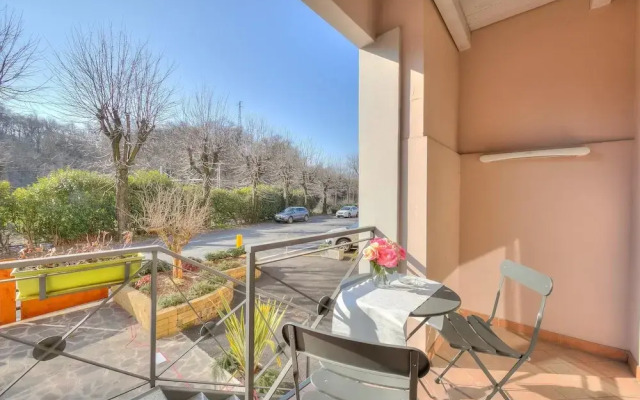 Yellow Apartment Desenzano With Smart TV