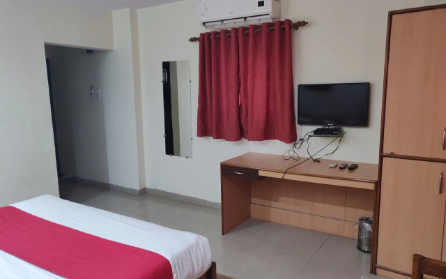 OYO 13063 Hotel Rahul