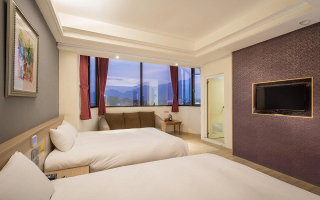 Yadi Hotel