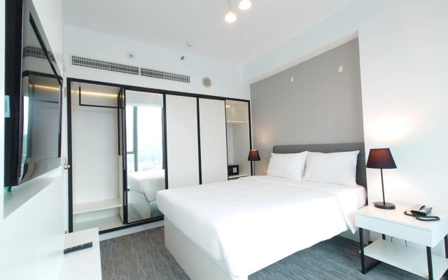 Grand Bay View Hotel