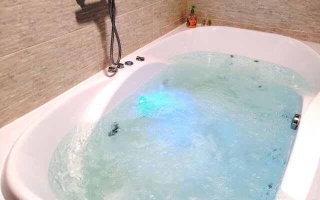 Апарт-отель JACUZZI VIP SMART ApartHotel