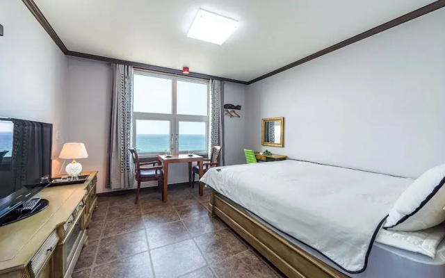 Gangneung Pension Sea and - Pet Friendly