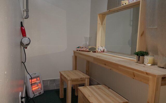BUZZ Guesthouse