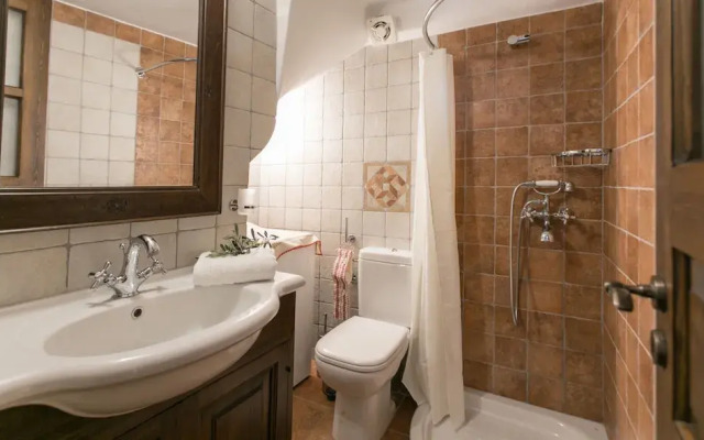 Traditional Inn Pirethron