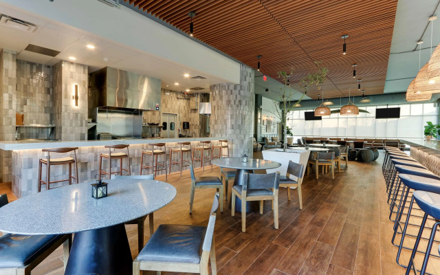 The Chattanoogan Hotel, Curio Collection by Hilton