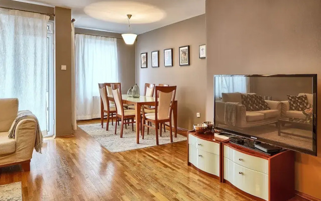 Baratero City Corner II Apartment