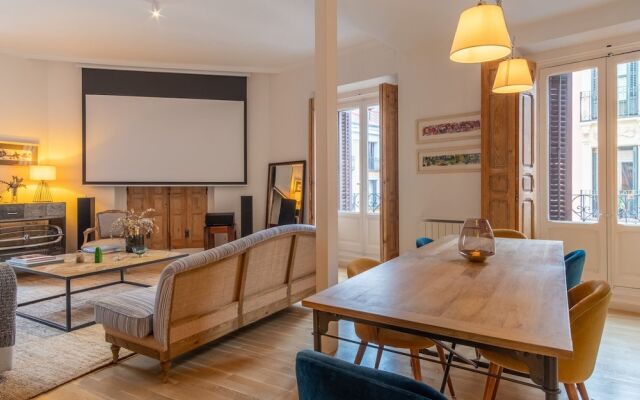 Chueca 2 Bedrooms In The Middle Of Chueca