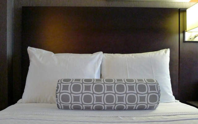 Armon Plaza Montreal Airpt, Trademark Collection by Wyndham
