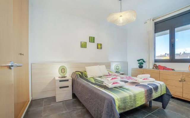 Apartment in Empuriabrava Near Sandy Beach
