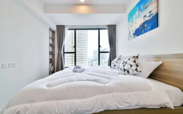 New Tresor River and City View Apartment